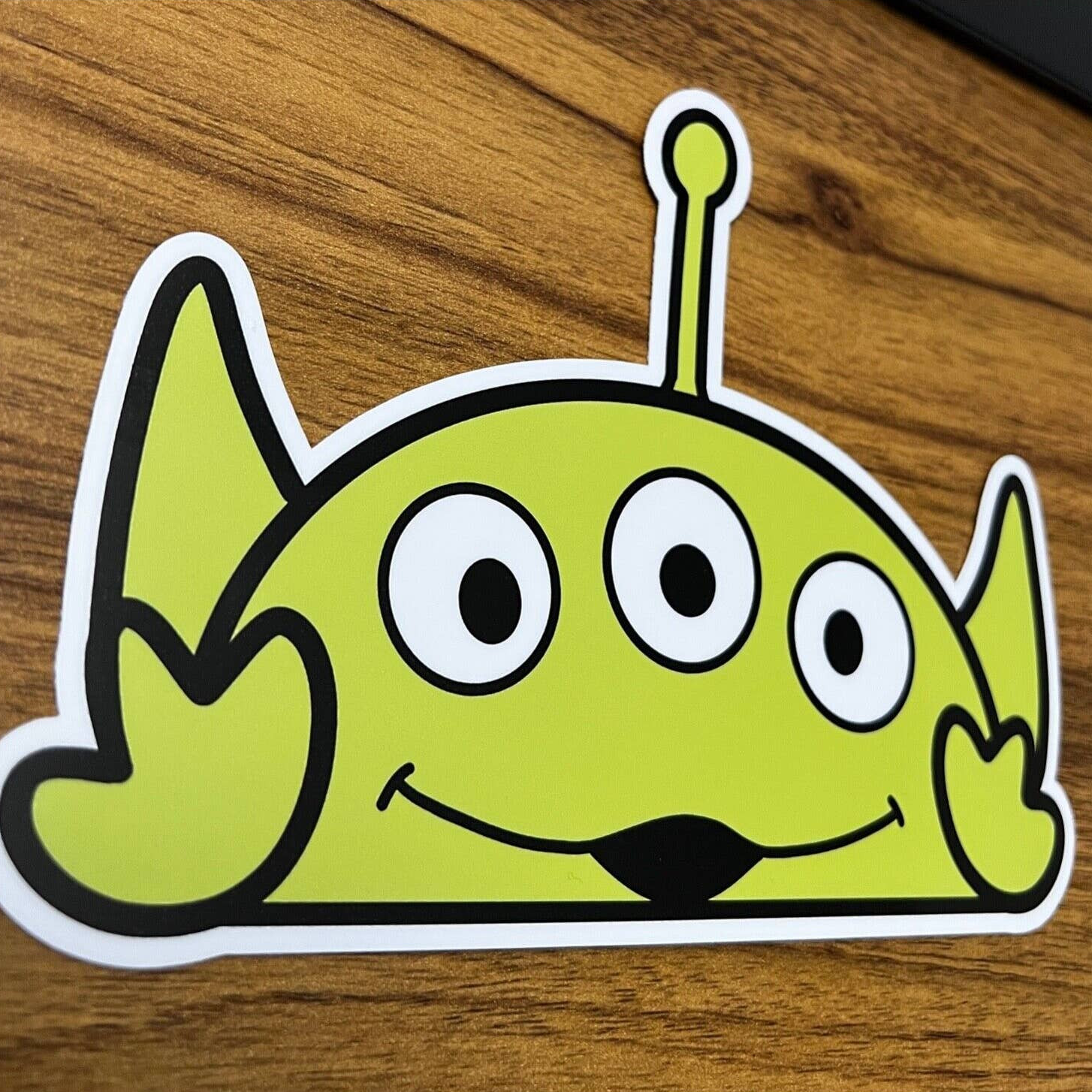 Toy Story | Little Green Men | Buzz Lightyear | 8″ Car Peeker Decal |