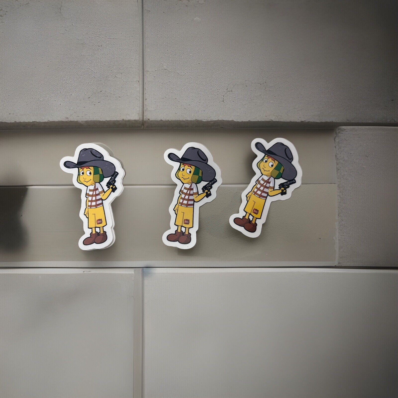 decals stickers vinyl art : El Chavo Feliz 2 .7/8”