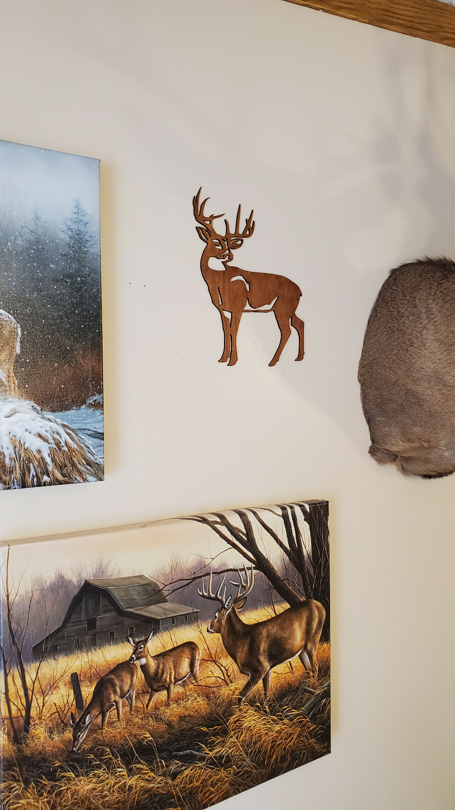 Beautiful Custom made Whitetail Buck accent for your picture arrangements.