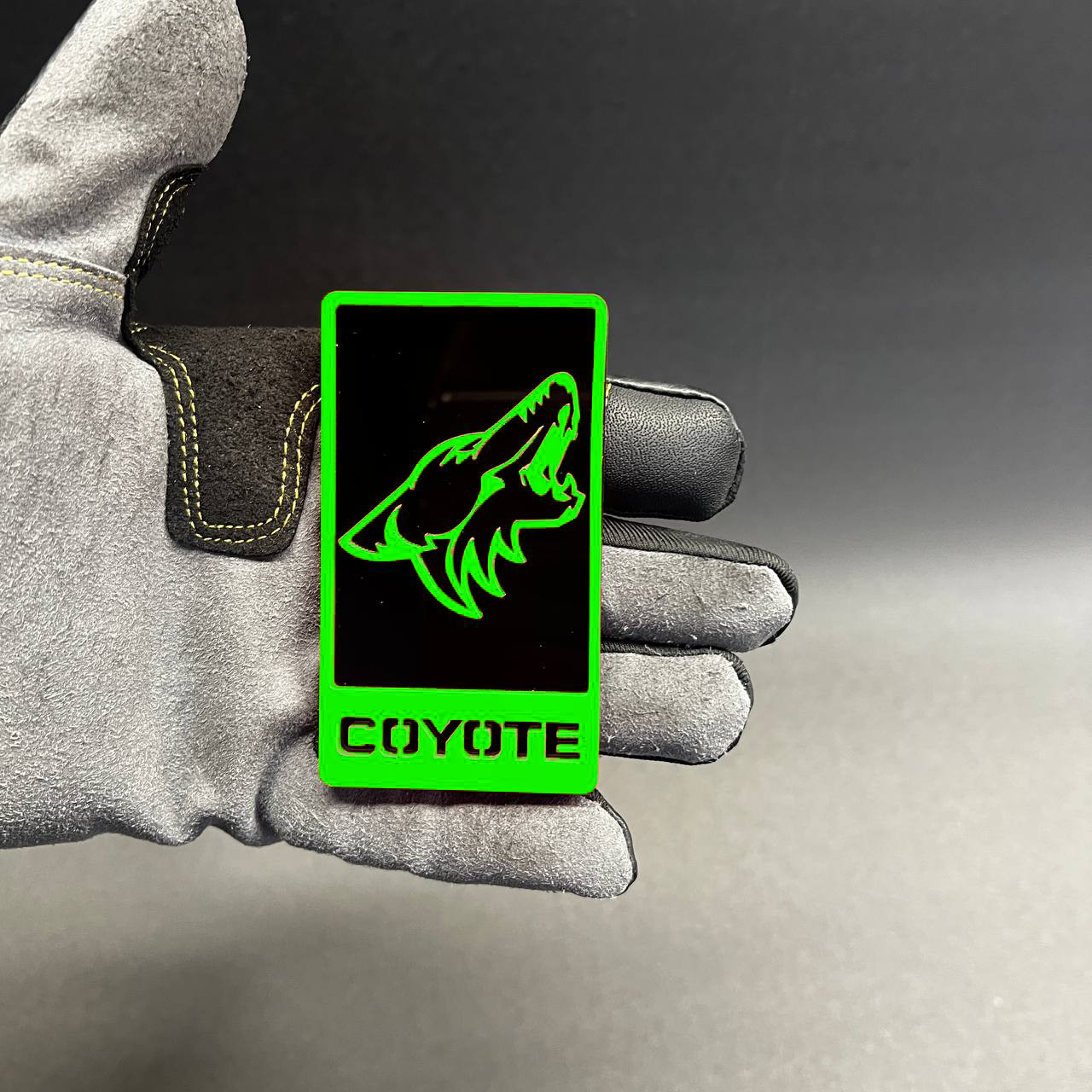 GREEN-BLACK Coyote Car Badge Emblem Grill – Trunk Aggressive Racing Tailgate