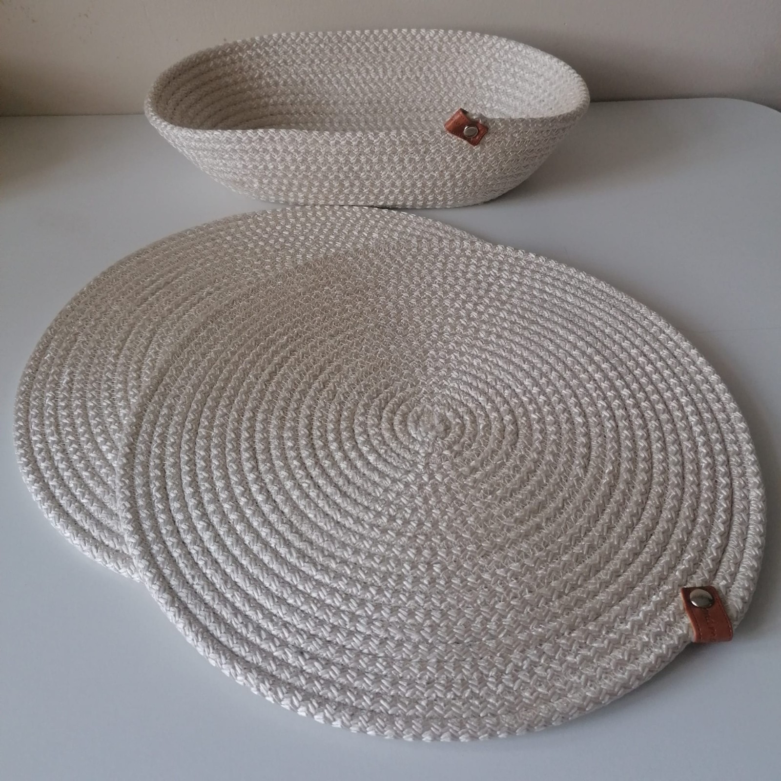 Free Worldwide Shipping Set of 3 placemats, table setting.