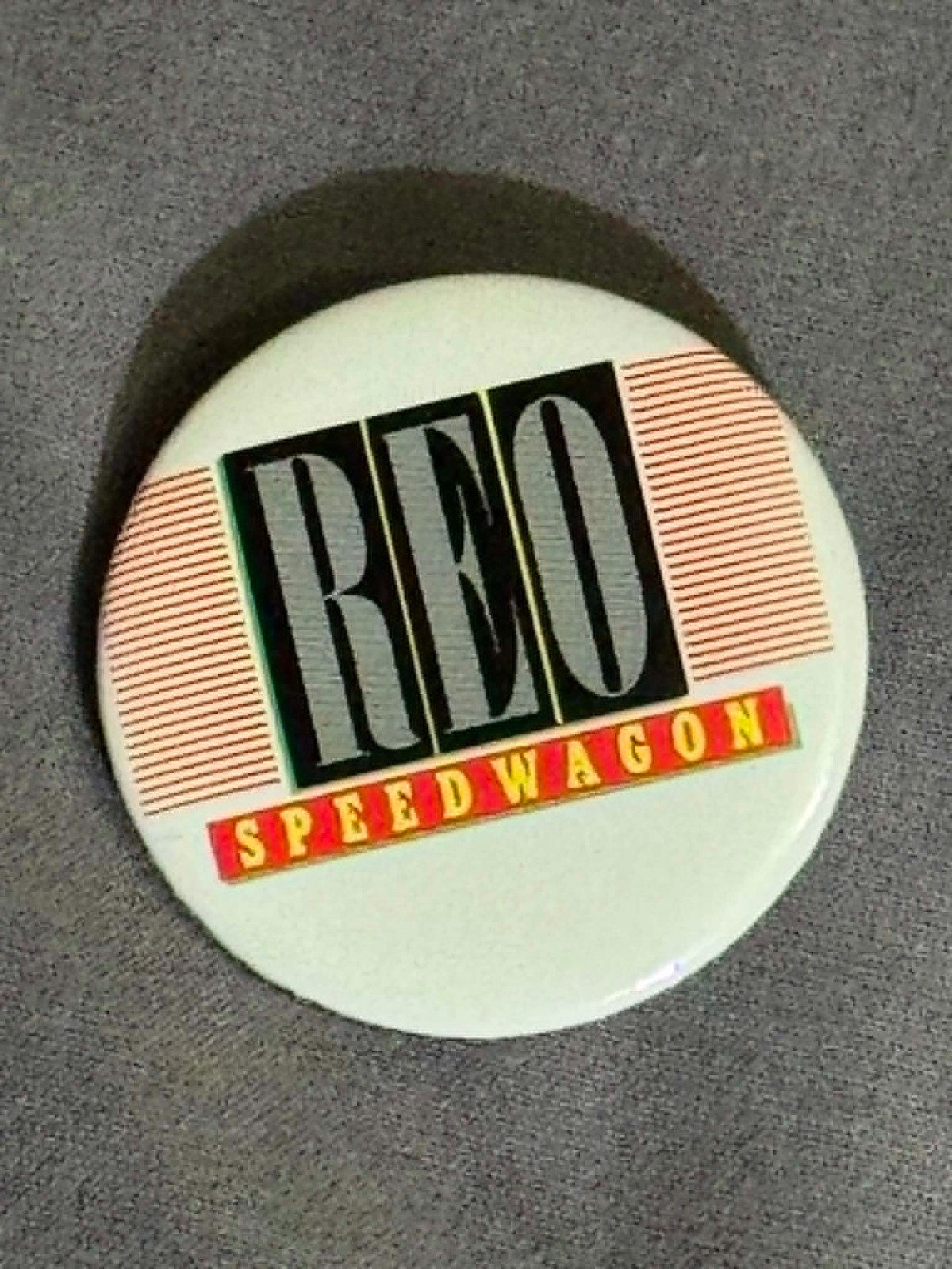 🎸 Vintage 1984 REO SPEEDWAGON Pinback Button Badge 1 3/8″ Rock Band FREE SHIP!